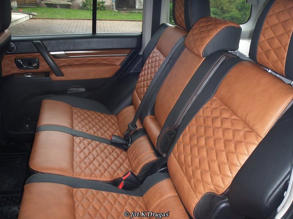 Naprawa tapicerki samochodowej – realizacja